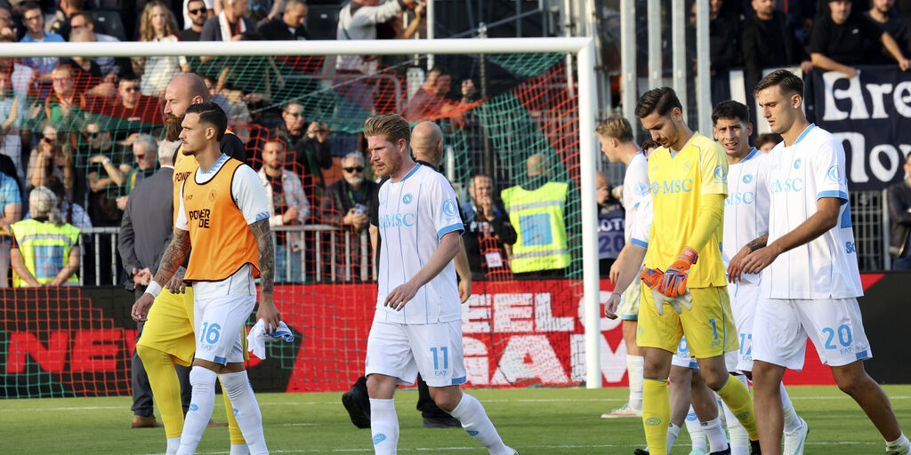 Copertina: Napoli, De Laurentiis voleva portare la squadra in ritiro: poi il dietrofront