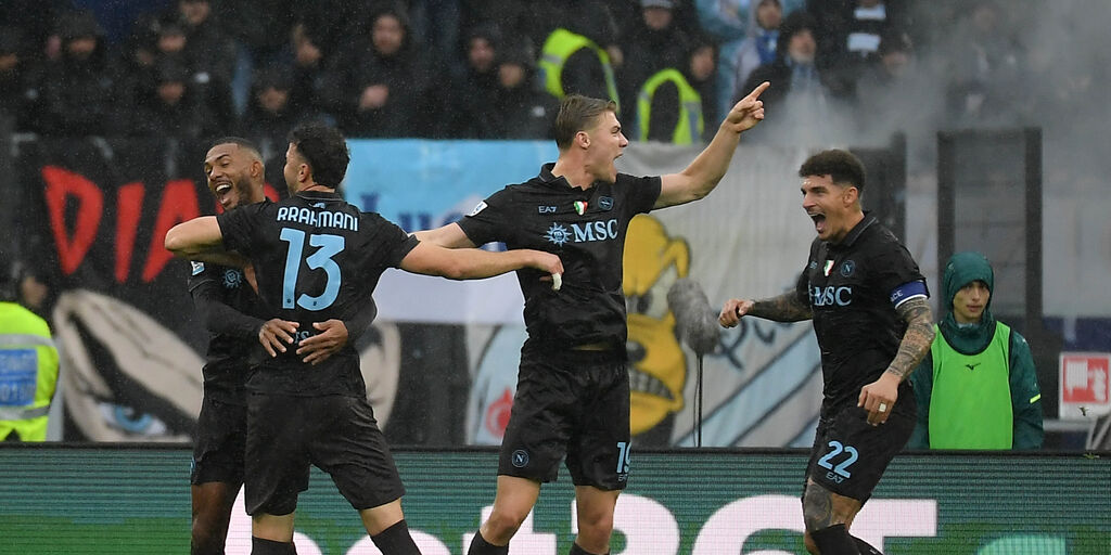 Il Napoli inizia bene il 2026: Spinazzola e Rrahmani, 2-0 alla Lazio