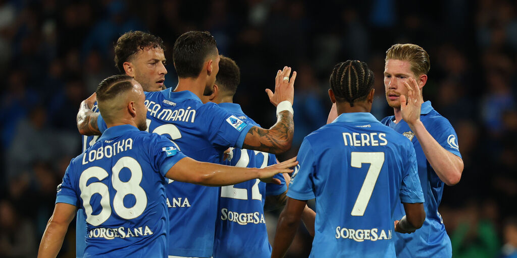 Copertina: Il Frosinone va ko in tre minuti: De Bruyne e Lang portano il Napoli al successo