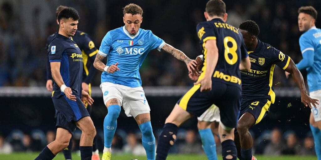 Copertina: Muro Parma, il Napoli non passa: al Maradona è 0-0