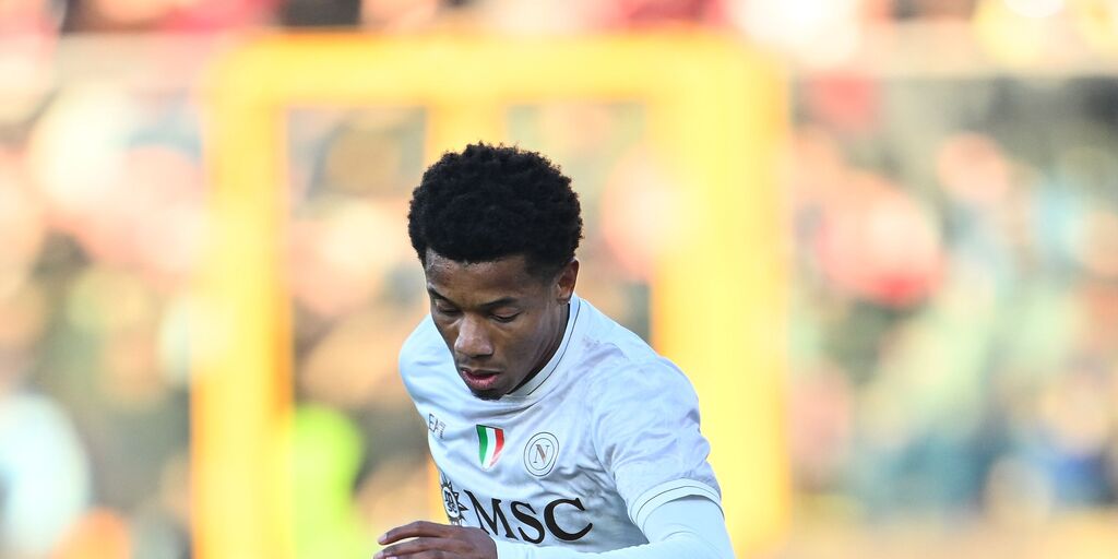 Copertina: Napoli, Neres rientra solo per mezz'ora: cambio precauzionale col Parma?