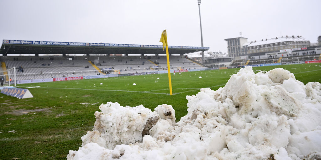 Copertina: Juventus, troppa neve in Norvegia: Comolli e Chiellini costretti a viaggiare in minivan