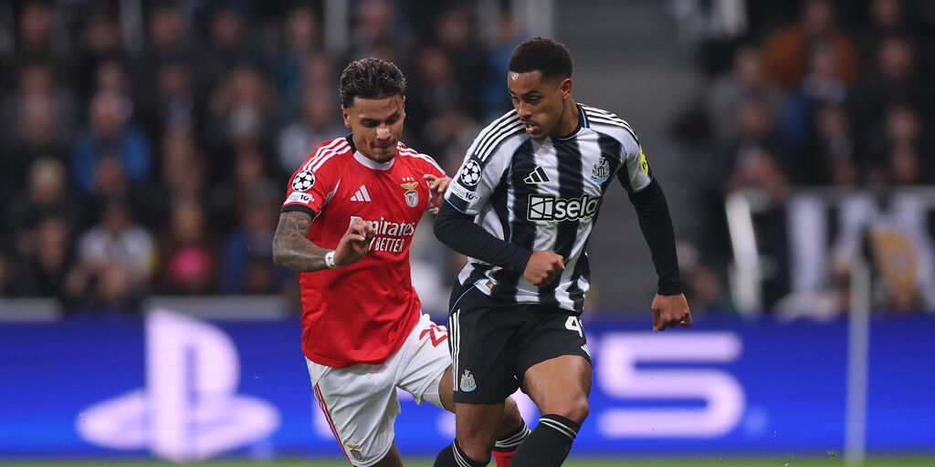Copertina: Gordon e Barnes trascinano il Newcastle: 3-0 al Benfica