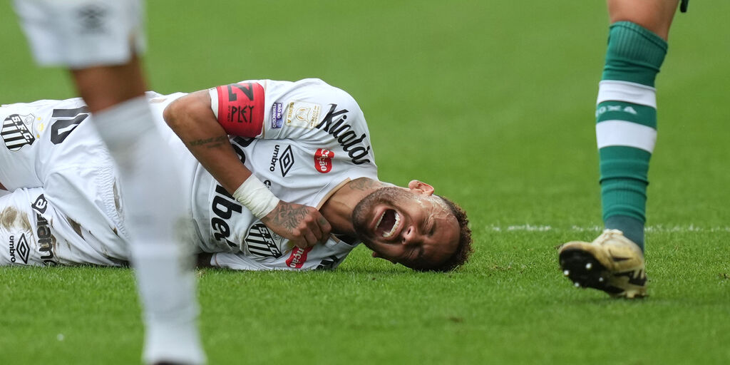 Copertina: Brasile, nuovo infortunio per Neymar: può saltare l'esordio ai Mondiali