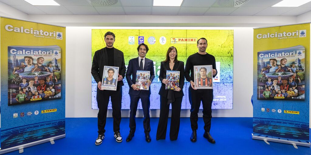 Copertina: Presentata la nuova collezione "Calciatori 2025-2026"