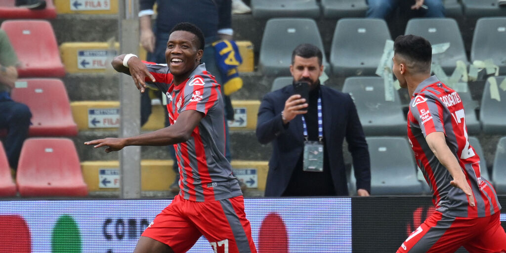 Copertina: Verdi risponde a Okereke: 1-1 tra Cremonese e Verona