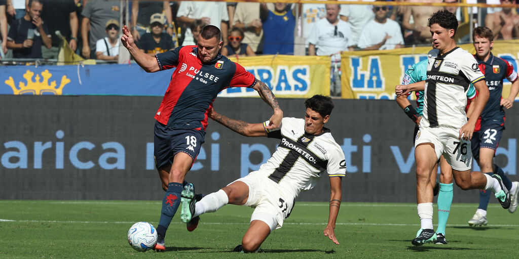 Copertina: Il Parma mette la prima: al Tardini Genoa ko 2-1
