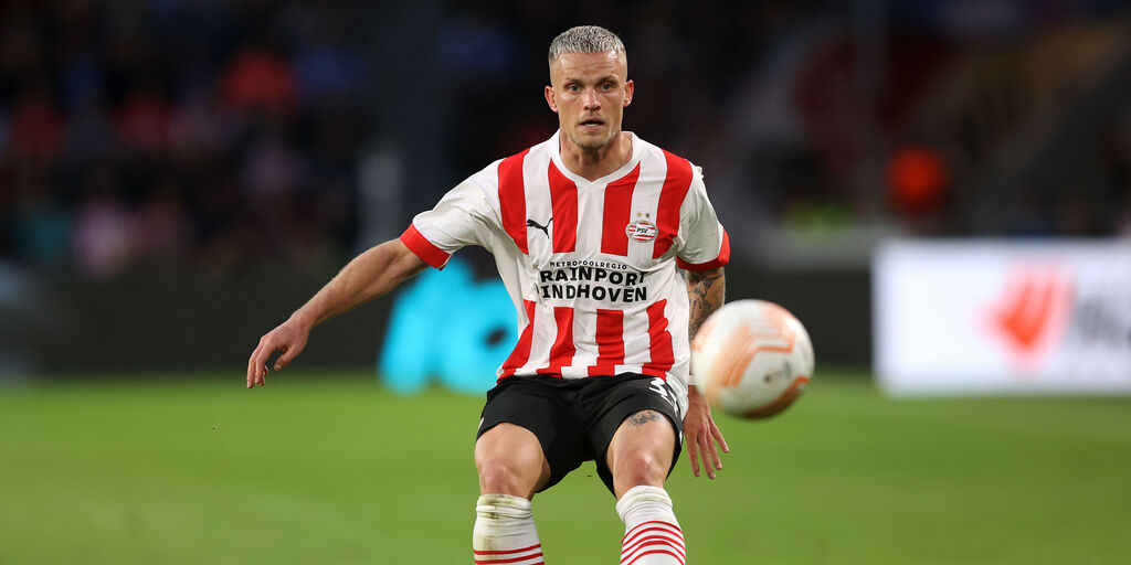 Copertina: Eintracht Francoforte: lungo stop per Ebimbe, arriva Philipp Max