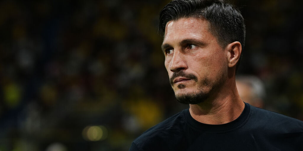 Copertina: Cagliari, Pisacane: "Ciervo alla Palestra, Adopo non è sul mercato"