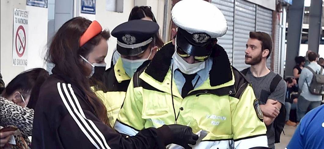 Copertina: Niente autocertificazione dal prossimo 18 maggio: servirà solo per lo spostamento tra regioni 