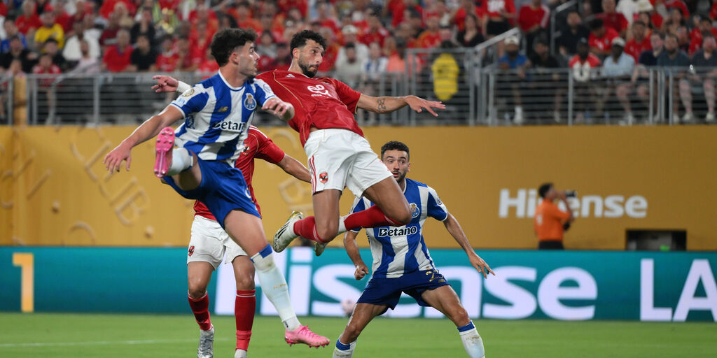 Mondiale per Club, Porto e Al Ahly danno spettacolo: 4-4 al triplice fischio Copertina: Mondiale per Club, Porto e Al Ahly danno spettacolo: 4-4 al triplice fischio