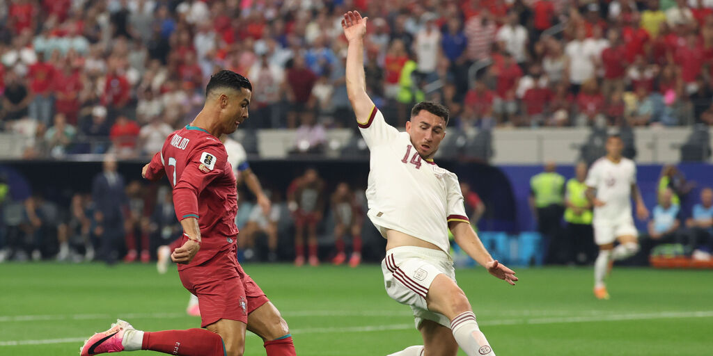 Copertina: Merino gela il Portogallo al 91': la Spagna vola ai quarti di finale