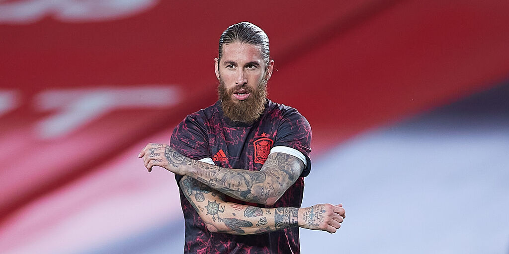 Copertina: Sergio Ramos out altri due mesi: il Psg lo aspetta a ottobre