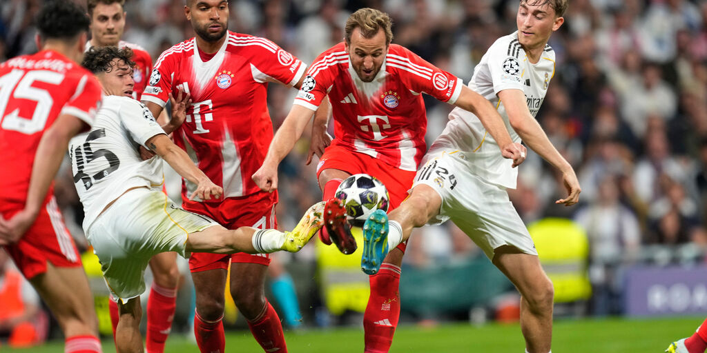 Gigantesco Neuer: il Bayern espugna il Bernabeu 1-2