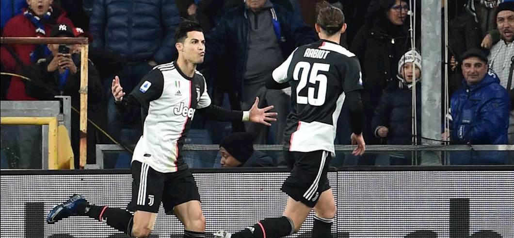 Copertina: Volo e social, Ronaldo ci scherza su: "CR7 come Michael Jordan"