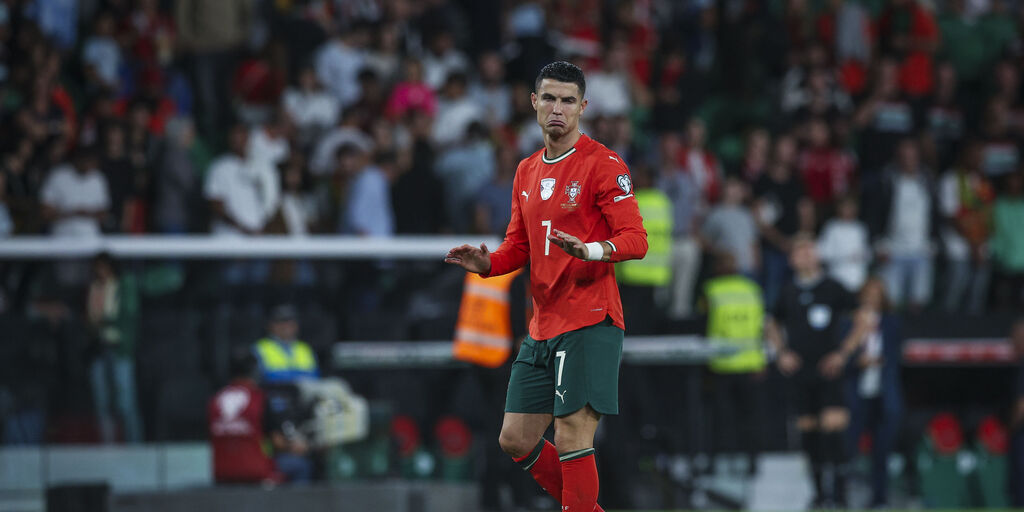 Copertina: CR7 intramontabile: doppietta all'Ungheria