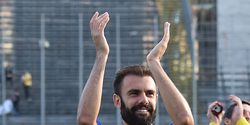 Copertina: Verona, Sammarco: "Recupera Akpa, perdiamo Valentini"