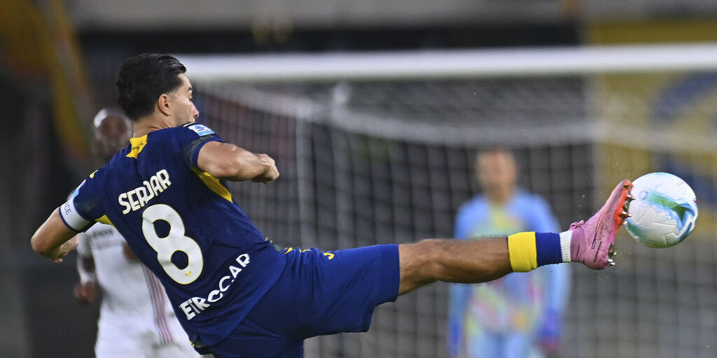 Copertina: Verona, i convocati per il Lecce: out ancora Serdar