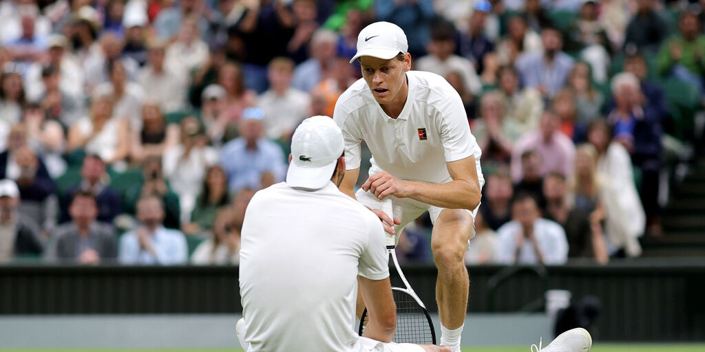 Copertina: La fortuna 'aiuta' Sinner: Dimitrov si ritira, l'italiano sotto 2-0 va ai quarti di Wimbledon