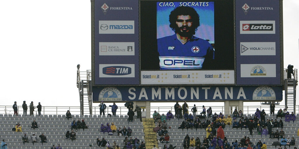 Il ricordo del dottor Socrates, a 10 anni dalla sua scomparsa (Getty Images) Il ricordo del dottor Socrates, a 10 anni dalla sua scomparsa (Getty Images)