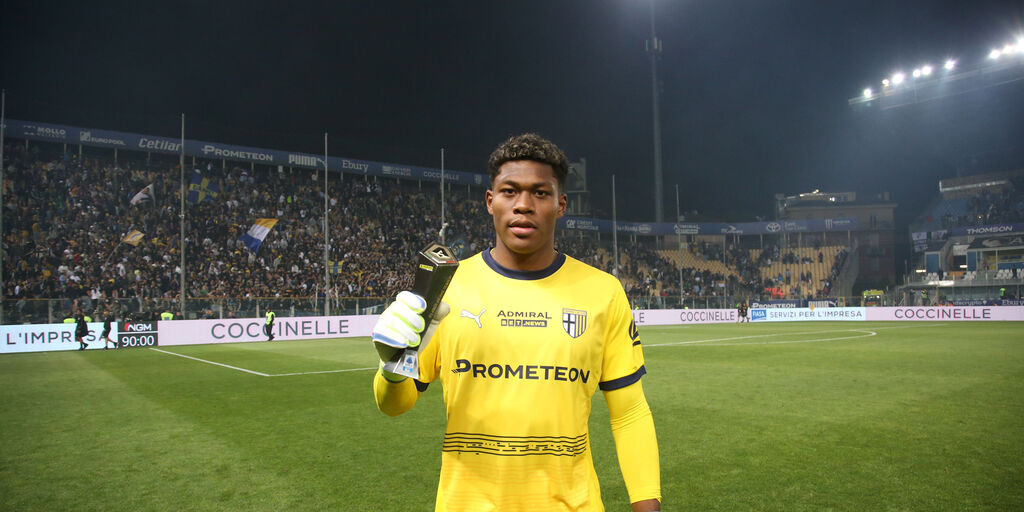Copertina: Parma, nuova offerta per Suzuki: il PSG mette sul piatto 35 milioni