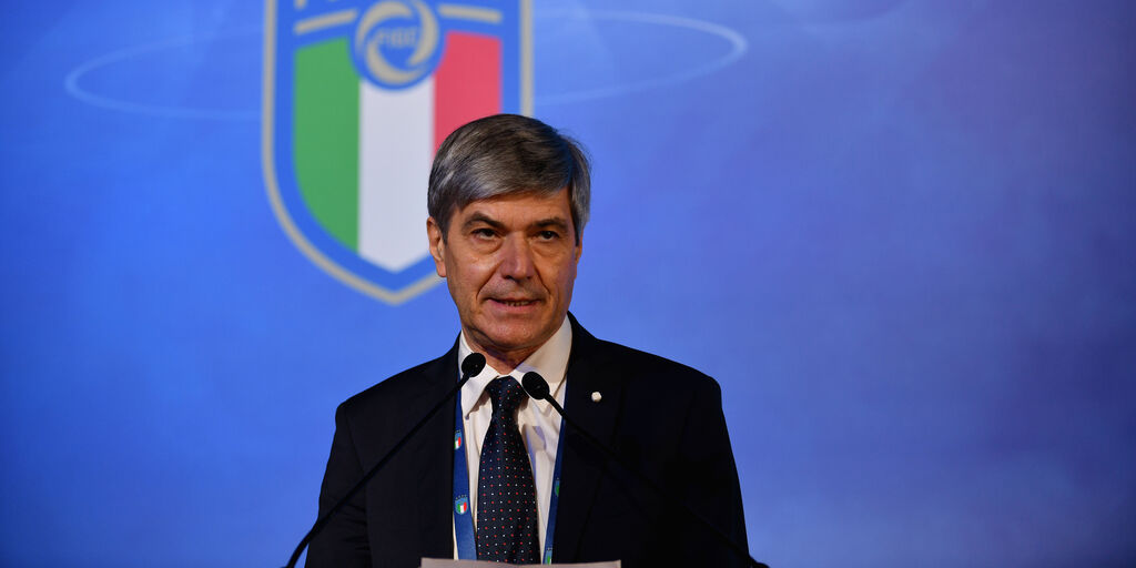 Copertina: Trentalange guida la rivoluzione AIA: "Interviste ok e VAR a chiamata"