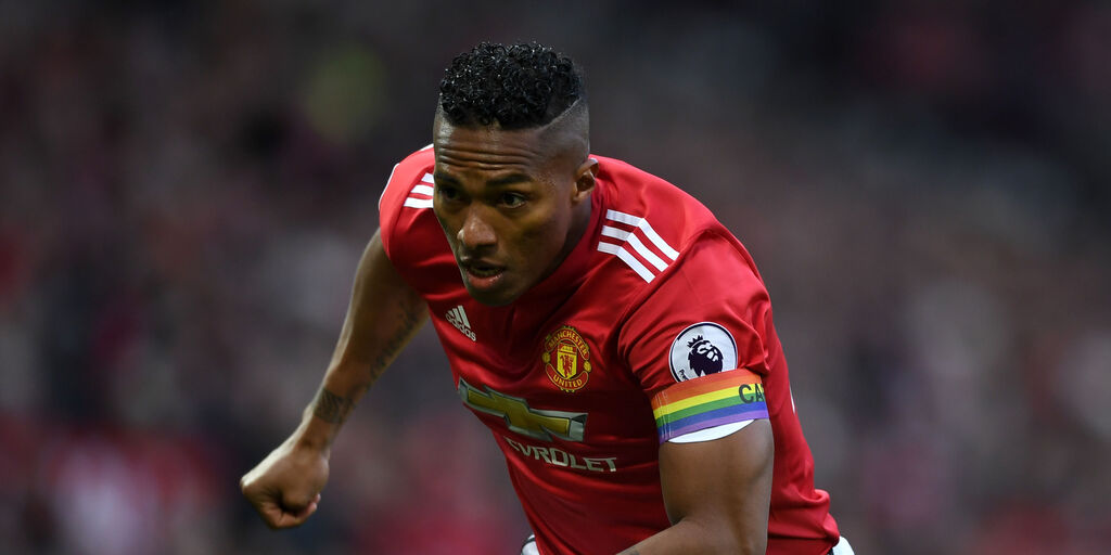 Copertina: Manchester United, l'ex Valencia salva un ragazzo che prova a togliersi la vita