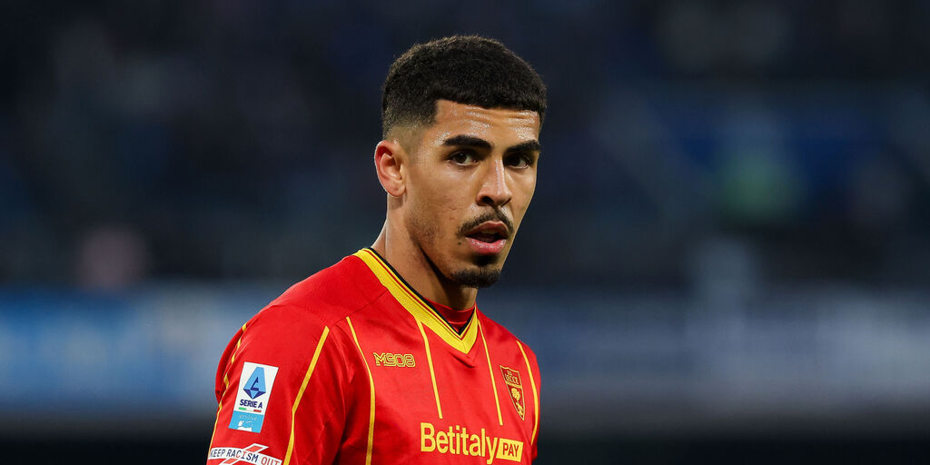 Copertina: Lecce, ultimo allenamento prima di Pisa: novità per Pierotti e Veiga