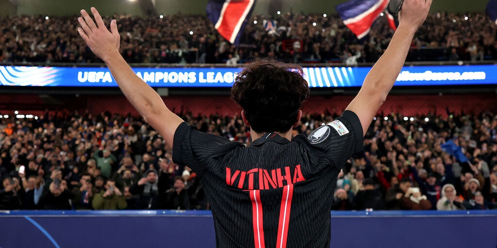 Copertina: Partita pazza a Parigi. Vitinha mostruoso, Kolo Muani non basta al Tottenham