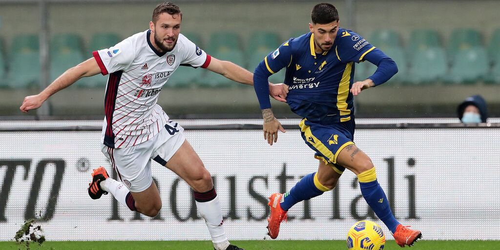 Copertina: Verona-Cagliari 1-1: cronaca, tabellino e voti del fantacalcio