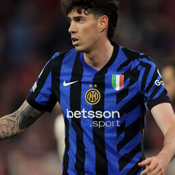 Copertina: Inter, Bastoni: "Sì, abbiamo gli attributi. Le critiche? In Italia c'è molta invidia"