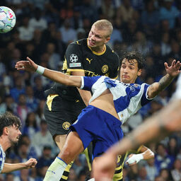 Copertina: Haaland da record col Porto: il City vola 0-2