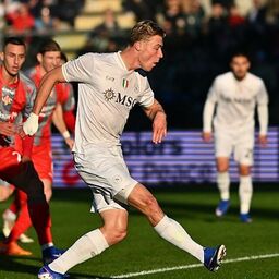 Copertina: Bum-bum Hojlund, il Napoli abbatte la Cremonese