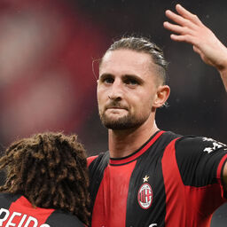 Copertina: Il Milan scappa, poi si spaventa: 3-2 all'Atalanta