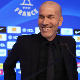 Copertina: Francia, Zidane: "Testata a Materazzi? Non ne sono fiero, ma non ho rimorsi"