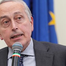 Copertina: Abete: "Chiederò al consiglio LND di candidarmi per la FIGC"