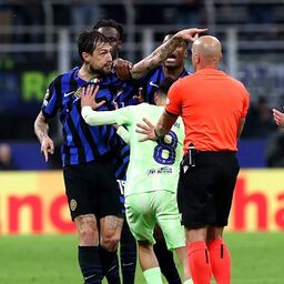 Copertina: Barcellona, Martinez: "Acerbi mi ha esultato in faccia, ma nessuno sputo"