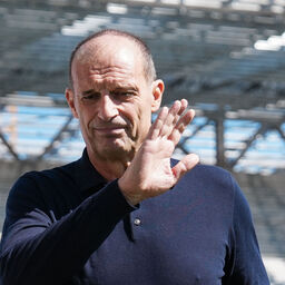 Copertina: Napoli, due alternative in attacco: la mossa di Allegri