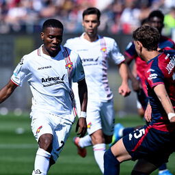 Copertina: Il Cagliari batte la Cremonese e vede la salvezza, decide Esposito