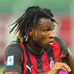 Copertina: Milan, 7-0 all'Under 23: bene Chukwueze da trequartista