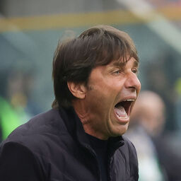 Copertina: Napoli, Conte: "Punto che muove la classifica, il sogno non è spento"