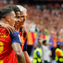 Copertina: La Francia trema: il ruolino della Spagna fa paura
