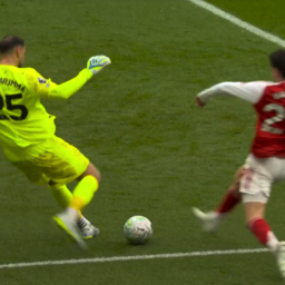 Copertina: Che papera di Donnarumma, ma il City batte comunque l'Arsenal