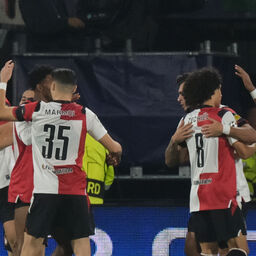 Copertina: Diao illude il Como, poi si scatena il Feyenoord: Fabregas ko a Rotterdam