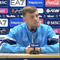 Copertina: Napoli, Beukema: "Un piacere giocare con Lucca e Lukaku! De Bruyne valore aggiunto"