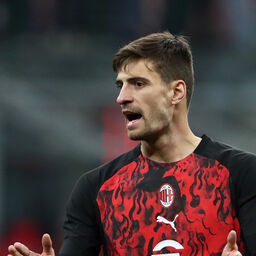 Copertina: Milan, Gabbia si allena ancora aperte: attesa per Leao