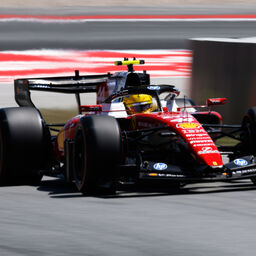 Copertina: Storico Hamilton: prima vittoria in Ferrari, Leclerc sfortunato