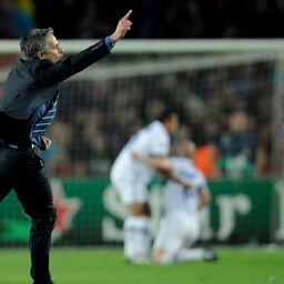 Copertina: Barcellona-Inter: ritorna “La sconfitta più bella” di Mourinho