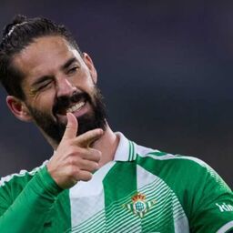 Copertina: Il Betis vince ancora in Champions League: per battere il Feyenoord basta un rigore di Isco