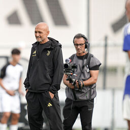 Copertina: Juventus, Thuram in gruppo: out Di Gregorio